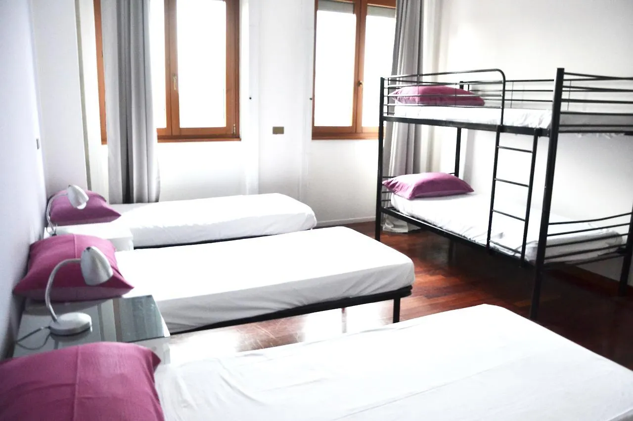 B&B Best Hostel Milano Italy