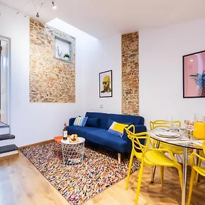  Apartment Historic Center Renovated Apartment- Amazing Location-by Likehomeflorence Italy